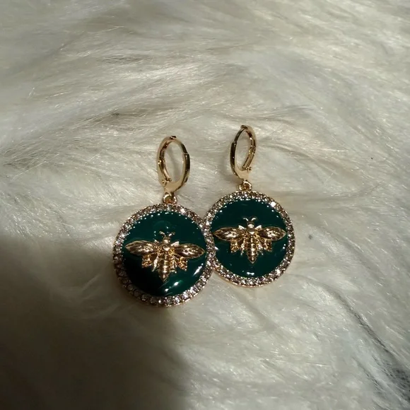 Bee Earrings - Picture 4 of 16